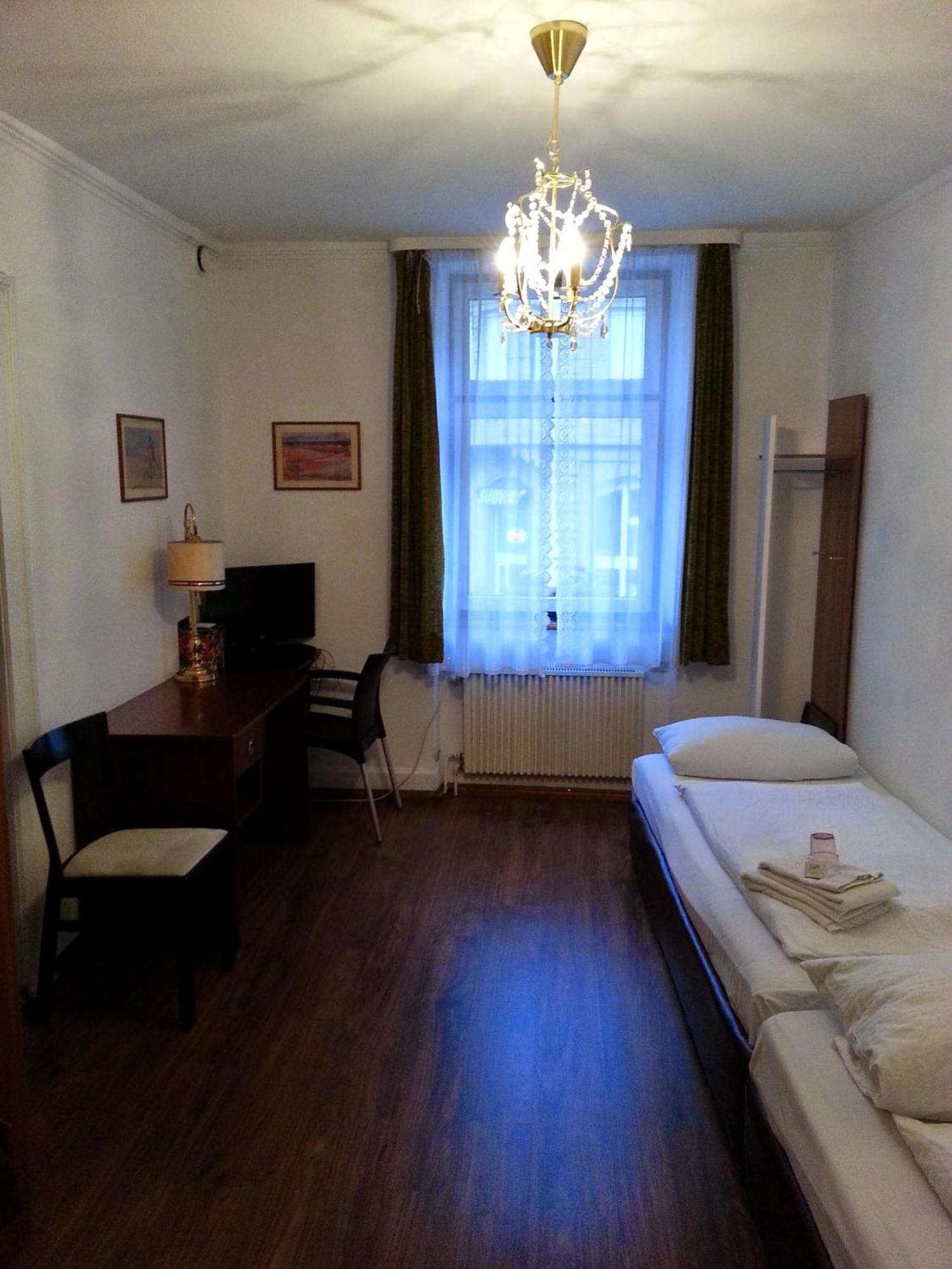 Hotel Pension Graf Konstanz Zimmer foto